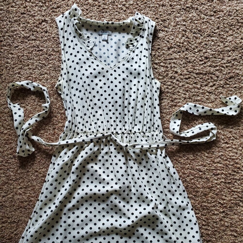 White and black polkadot old navy dress